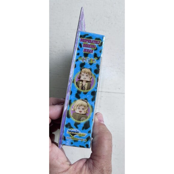 2008 DST Art Asylum DESPERATELY SEEKING SUSAN MINIMATES ROBERTA & SUSAN Madonna - Picture 8 of 8